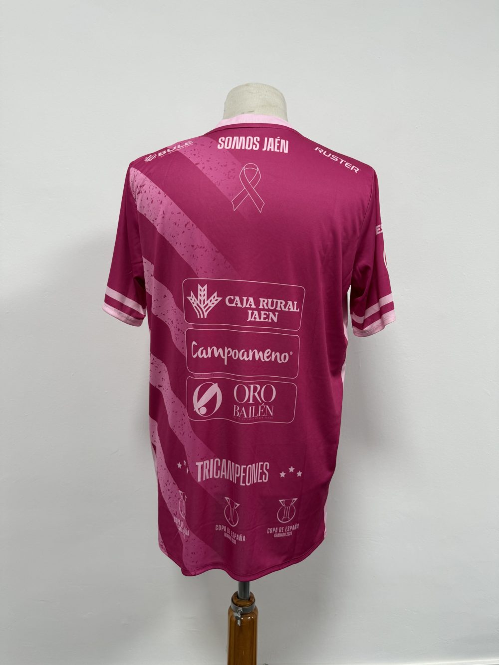 CAMISETA CONMEMORATIVA DE LOS PUEBLOS FUCSIA - Imagen 3